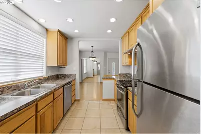 1002 Jq Adams St, Oregon City, OR 97045 - Photo 3