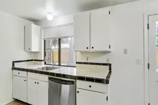 2829 SE 174th Ave, Portland, OR 97236 - Photo 9