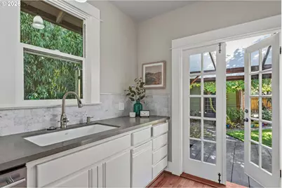 5034 N Girard St, Portland, OR 97203 - Photo 13