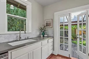5034 N Girard St, Portland, OR 97203 - Photo 13