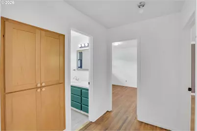 18135 SE Lincoln St, Portland, OR 97233 - Photo 13