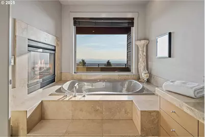 9201 NW McKenna Dr, Portland, OR 97229 - Photo 27