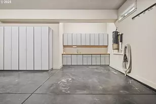 9201 NW McKenna Dr, Portland, OR 97229 - Photo 39