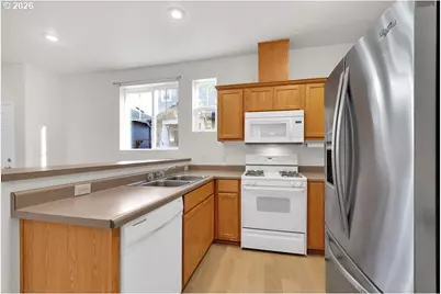 1651 Hamlet Ln, Eugene, OR 97402 - Photo 7