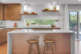 2104 SW Iowa St, Portland, OR 97239 - Photo 9