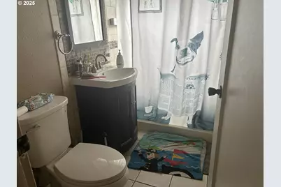 8054 SE Reedway St, Portland, OR 97206 - Photo 9