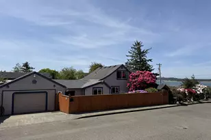 407 S Empire Blvd, Coos Bay, OR 97420 - Photo 43