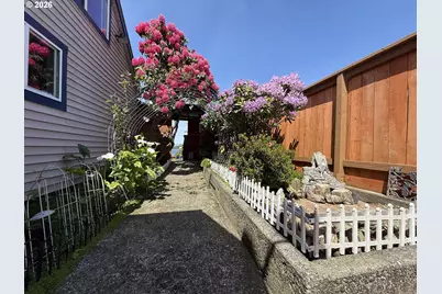 407 S Empire Blvd, Coos Bay, OR 97420 - Photo 37