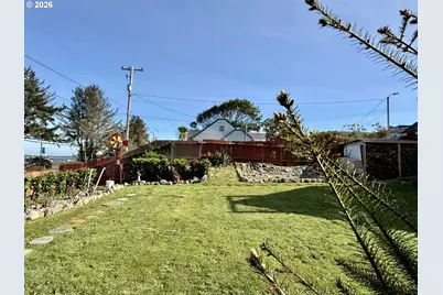 407 S Empire Blvd, Coos Bay, OR 97420 - Photo 41