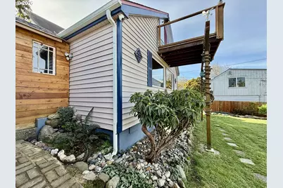 407 S Empire Blvd, Coos Bay, OR 97420 - Photo 33