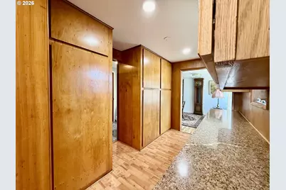 407 S Empire Blvd, Coos Bay, OR 97420 - Photo 13