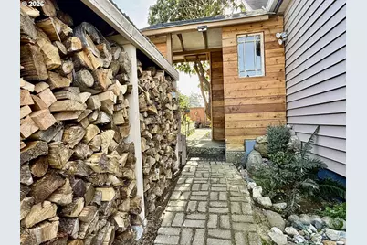 407 S Empire Blvd, Coos Bay, OR 97420 - Photo 35