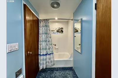 407 S Empire Blvd, Coos Bay, OR 97420 - Photo 19