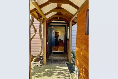 407 S Empire Blvd, Coos Bay, OR 97420 - Photo 5