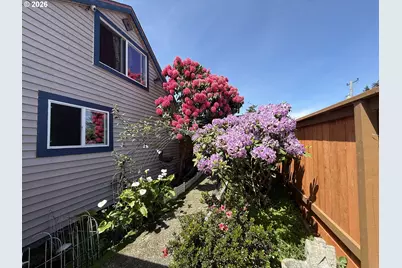 407 S Empire Blvd, Coos Bay, OR 97420 - Photo 35