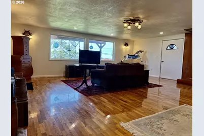 407 S Empire Blvd, Coos Bay, OR 97420 - Photo 9