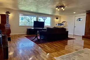 407 S Empire Blvd, Coos Bay, OR 97420 - Photo 9