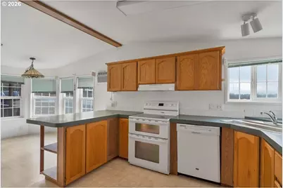 6195 SW Country Club Dr, Corvallis, OR 97333 - Photo 13