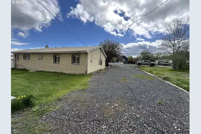 215 B Ave, Seneca, OR 97873 - Photo 9