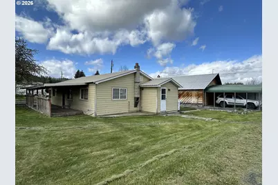 215 B Ave, Seneca, OR 97873 - Photo 1