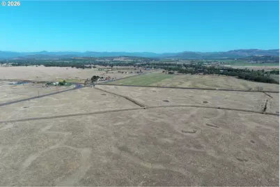 1631 E Antelope Rd, Eagle Point, OR 97524 - Photo 9