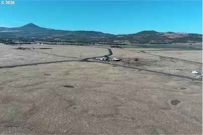 1631 E Antelope Rd, Eagle Point, OR 97524 - Photo 11