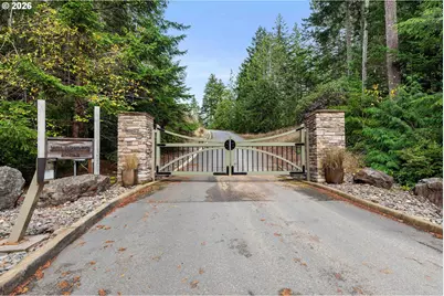 385 Pacific Dunes Dr, North Bend, OR 97459 - Photo 5