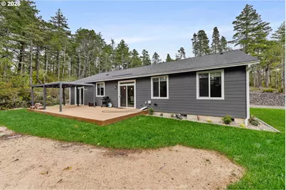 385 Pacific Dunes Dr, North Bend, OR 97459 - Photo 37