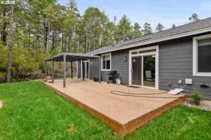 385 Pacific Dunes Dr, North Bend, OR 97459 - Photo 41