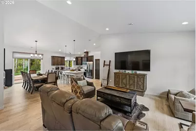 385 Pacific Dunes Dr, North Bend, OR 97459 - Photo 7