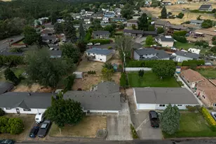 1018 W Murray Dr, The Dalles, OR 97058 - Photo 3