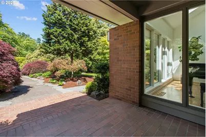 1890 S Greenwood Rd, Portland, OR 97219 - Photo 7