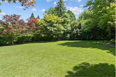 1890 S Greenwood Rd, Portland, OR 97219 - Photo 23