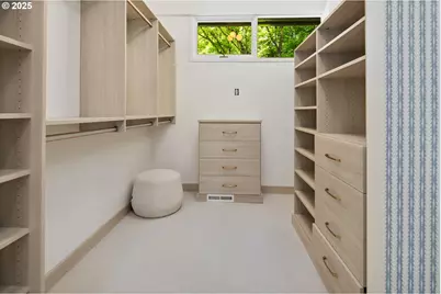 1890 S Greenwood Rd, Portland, OR 97219 - Photo 33