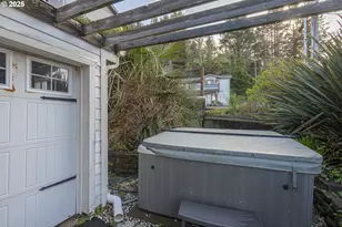 25 NE Clarke St, Depoe Bay, OR 97341 - Photo 35