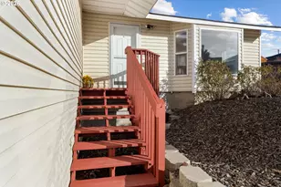 1314 SW 11th Ct, Pendleton, OR 97801 - Photo 3