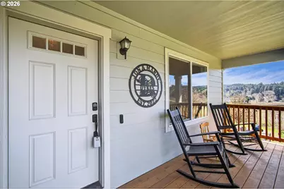 635 NW Pine St, Clatskanie, OR 97016 - Photo 3