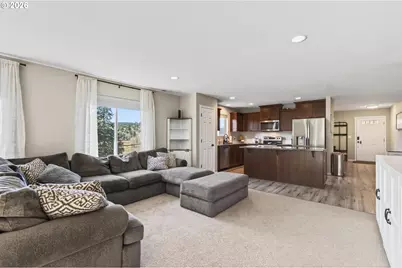 635 NW Pine St, Clatskanie, OR 97016 - Photo 9