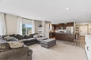 635 NW Pine St, Clatskanie, OR 97016 - Photo 9