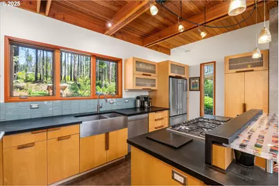 49348 McKenzie Hwy, Vida, OR 97488 - Photo 7