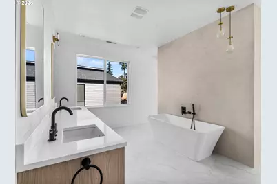 9053 NW Kearney Ave, Portland, OR 97229 - Photo 17