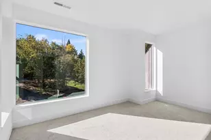 9053 NW Kearney Ave, Portland, OR 97229 - Photo 13