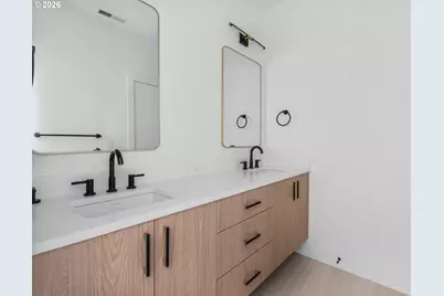 9053 NW Kearney Ave, Portland, OR 97229 - Photo 11