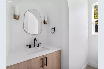 9053 NW Kearney Ave, Portland, OR 97229 - Photo 9