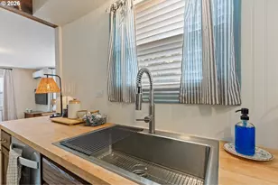 824 W Nebo St, Roseburg, OR 97471 - Photo 17