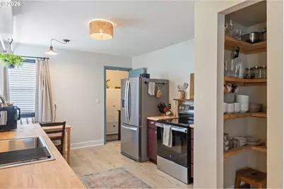 824 W Nebo St, Roseburg, OR 97471 - Photo 11