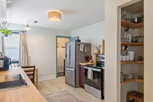 824 W Nebo St, Roseburg, OR 97471 - Photo 11