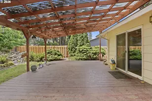 15606 SE Clinton Ct, Portland, OR 97236 - Photo 5