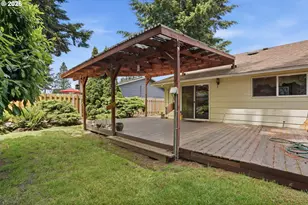 15606 SE Clinton Ct, Portland, OR 97236 - Photo 3