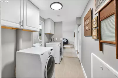 9375 SW Pine St, Beaverton, OR 97005 - Photo 25